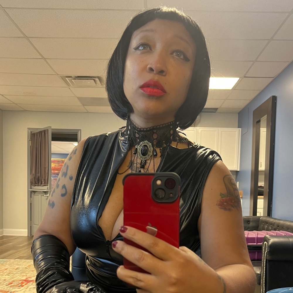 Meet your Posher, Makeda